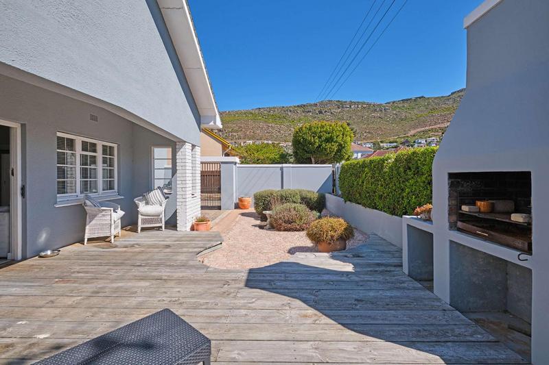 6 Bedroom Property for Sale in Fish Hoek Western Cape